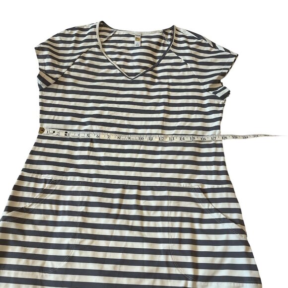 LOLE Dress Size Large Grey White Horizontal Stripes Pockets Casual Cap Sleeves - Picture 10 of 13